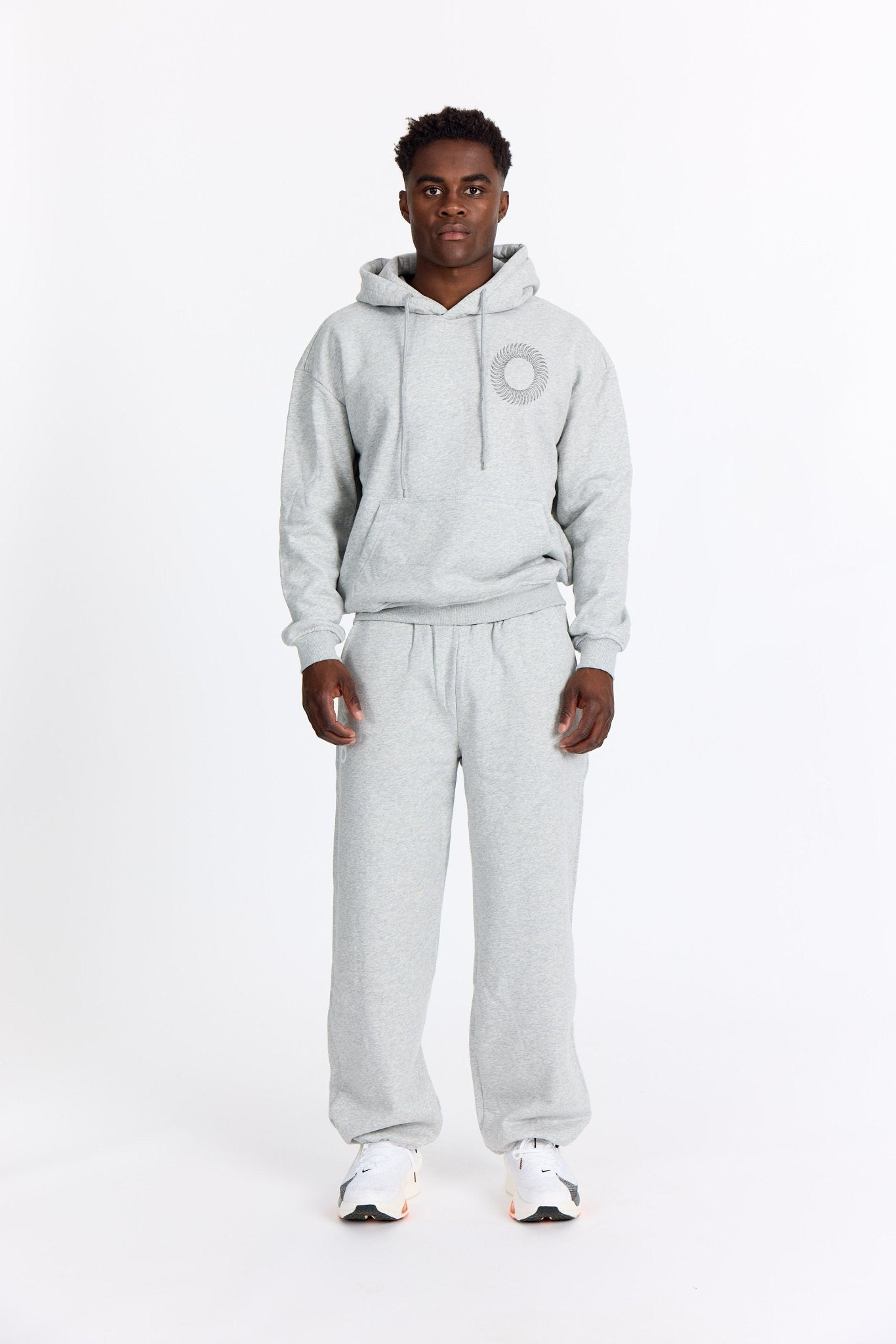 Grå Sweatshop Hoodie - Mørkegrå. - Alyvh