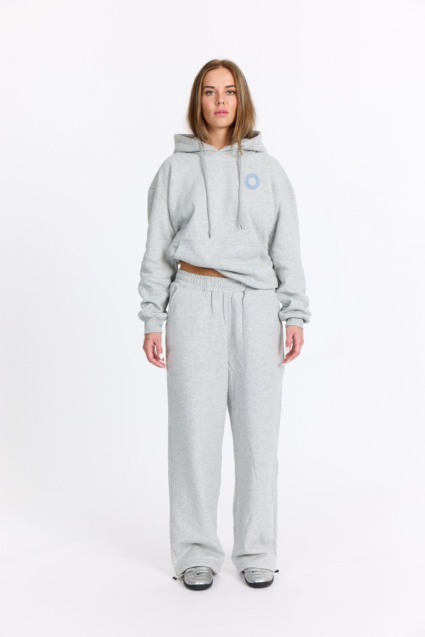 Hoodie - Grå - Daring the leap - Alyvh