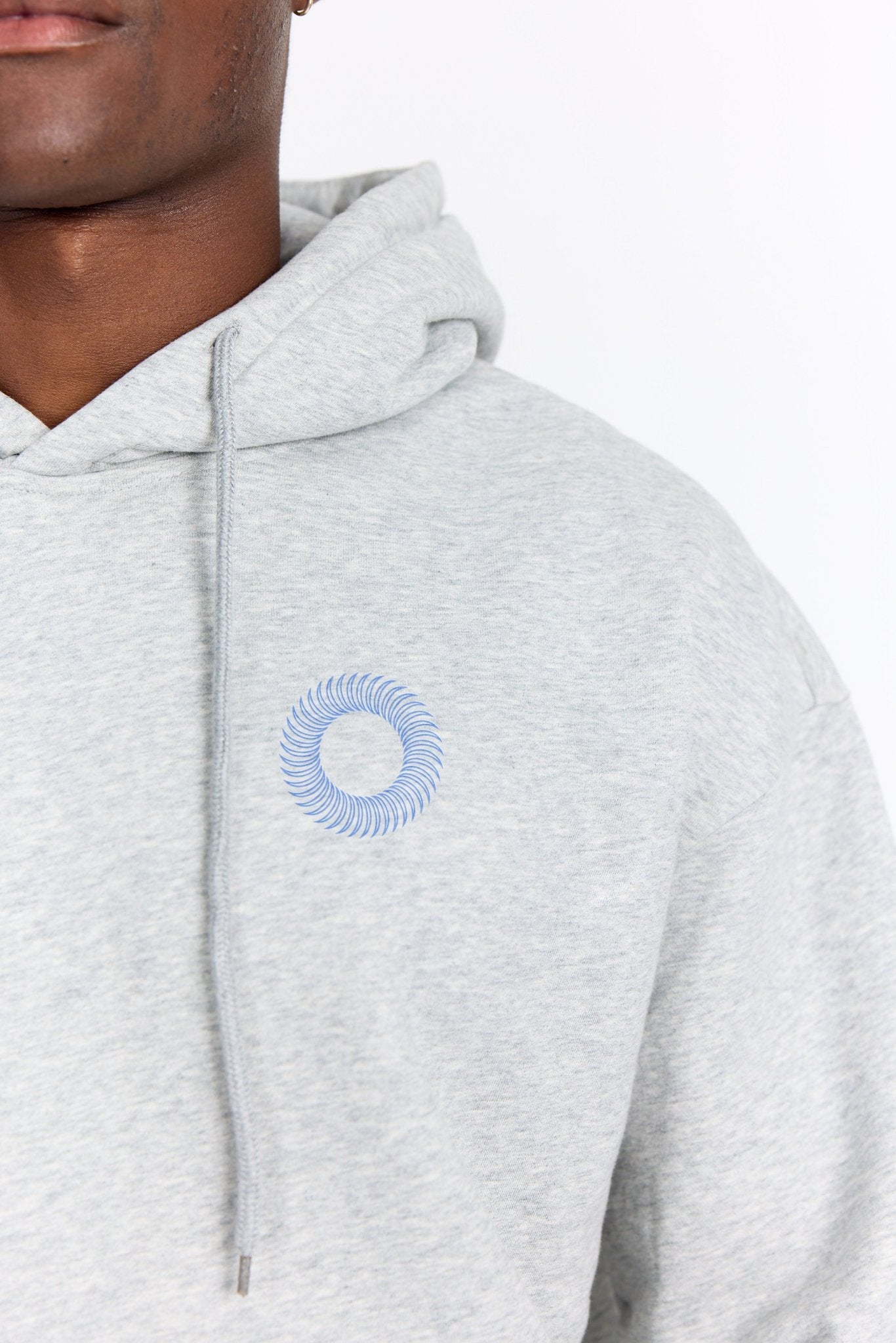 Hoodie - Grå - Daring the leap - Alyvh