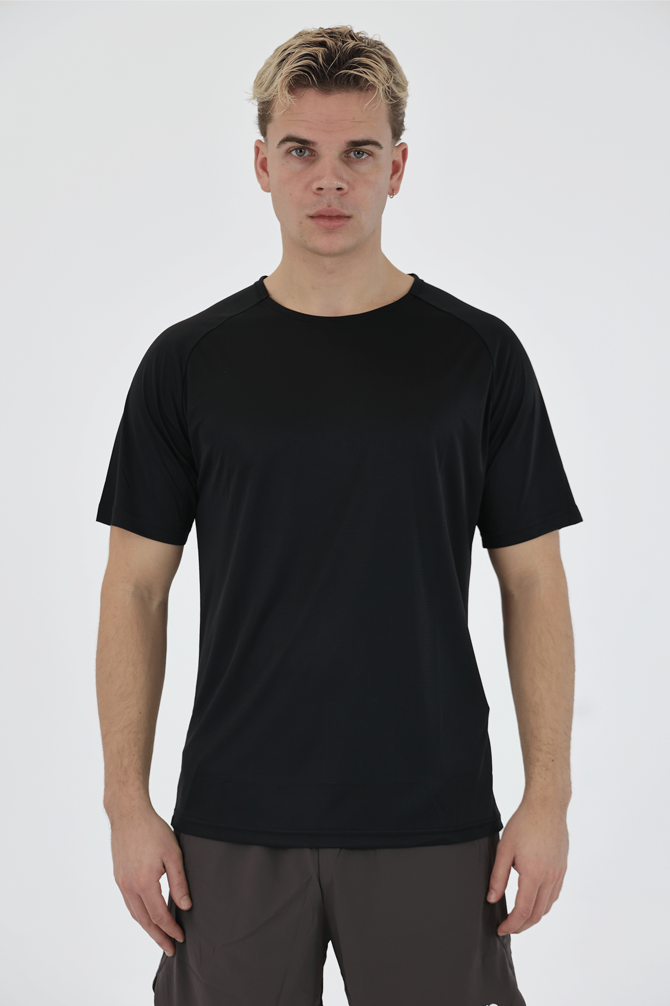 Sports Tee - Black - Alyvh