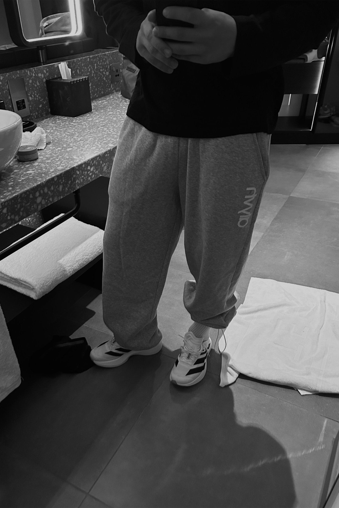 Sweatpants - Grå (Hvidt logo) - Alyvh