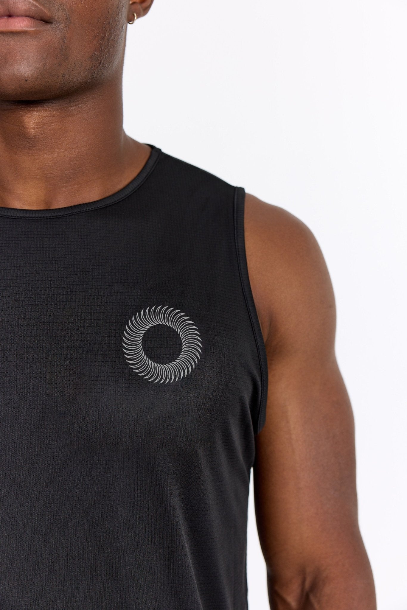 Tank top (Hvidt logo) - Alyvh